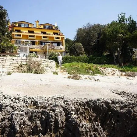 In With Terrace, Air Conditioning, W-lan 81-5